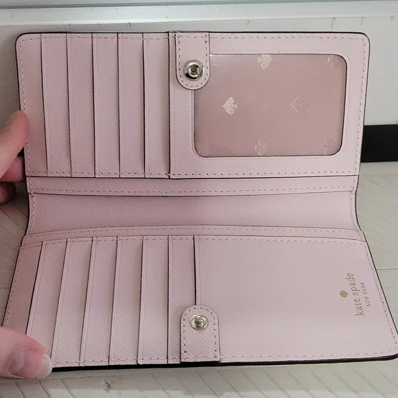 Kate Spade bifold wallet with snap closure - Picture 3 of 3